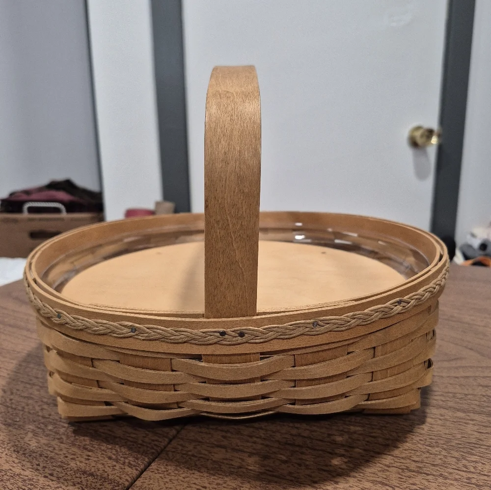 2009 Longaberger Fancy Pie Basket With Stand Insert